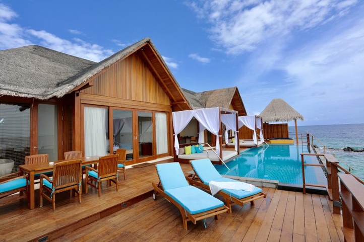 Furaveri Island Resort & Spa