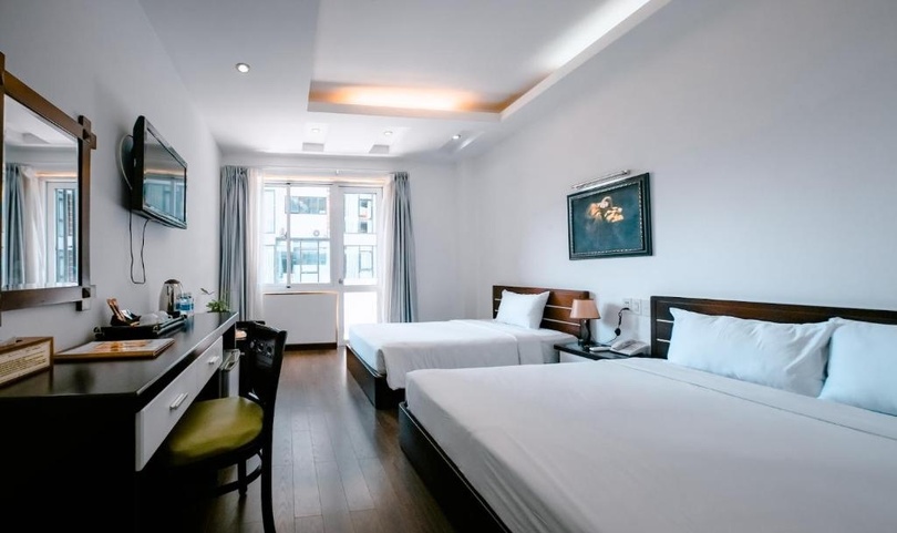 Happy Light Hotel