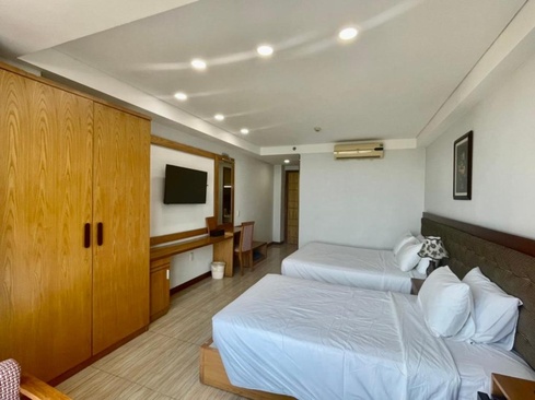 Happy Light Hotel