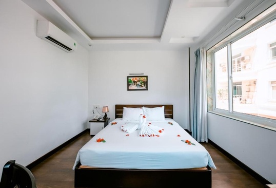 Happy Light Hotel