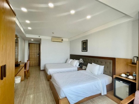 Happy Light Hotel