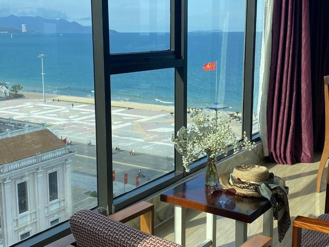 Happy Light Hotel