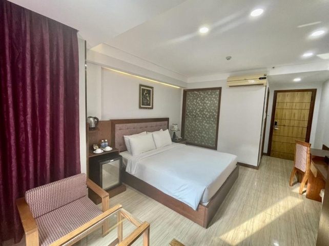 Happy Light Hotel