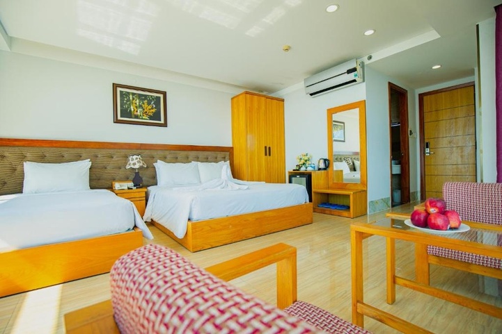 Happy Light Hotel