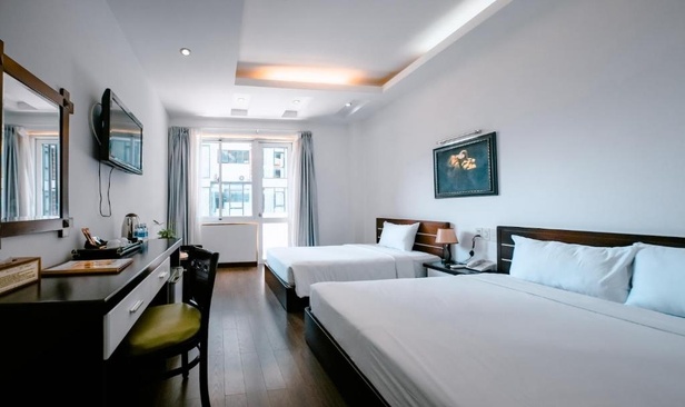 Happy Light Hotel