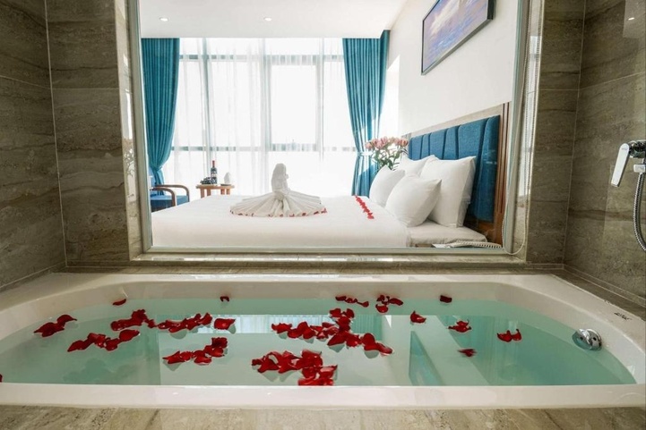 Ruby Star Danang