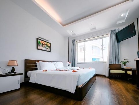 Happy Light Hotel
