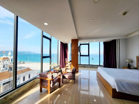 Happy Light Hotel